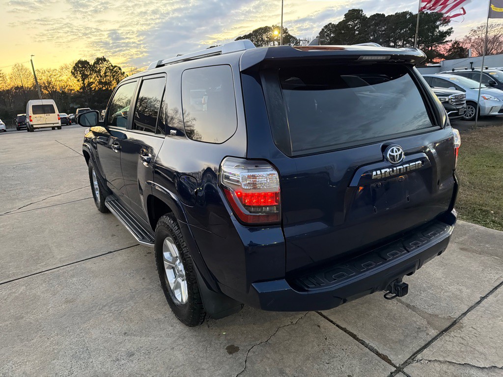 2016 Toyota 4Runner Image 10