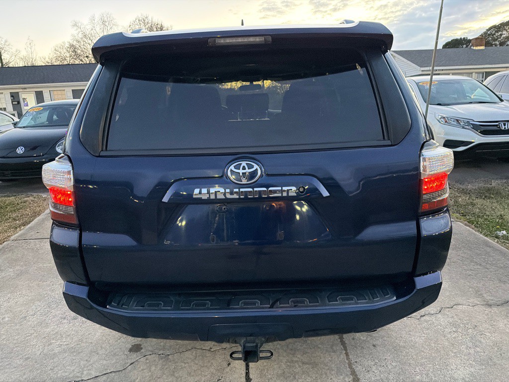 2016 Toyota 4Runner Image 12