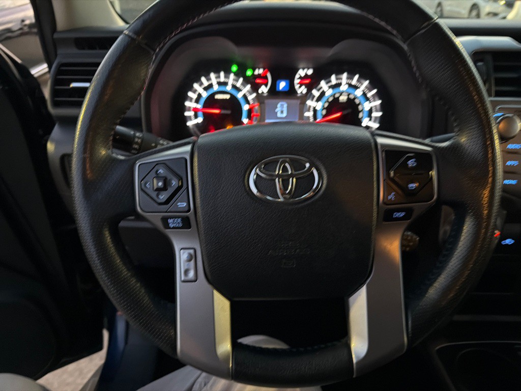 2016 Toyota 4Runner Image 17