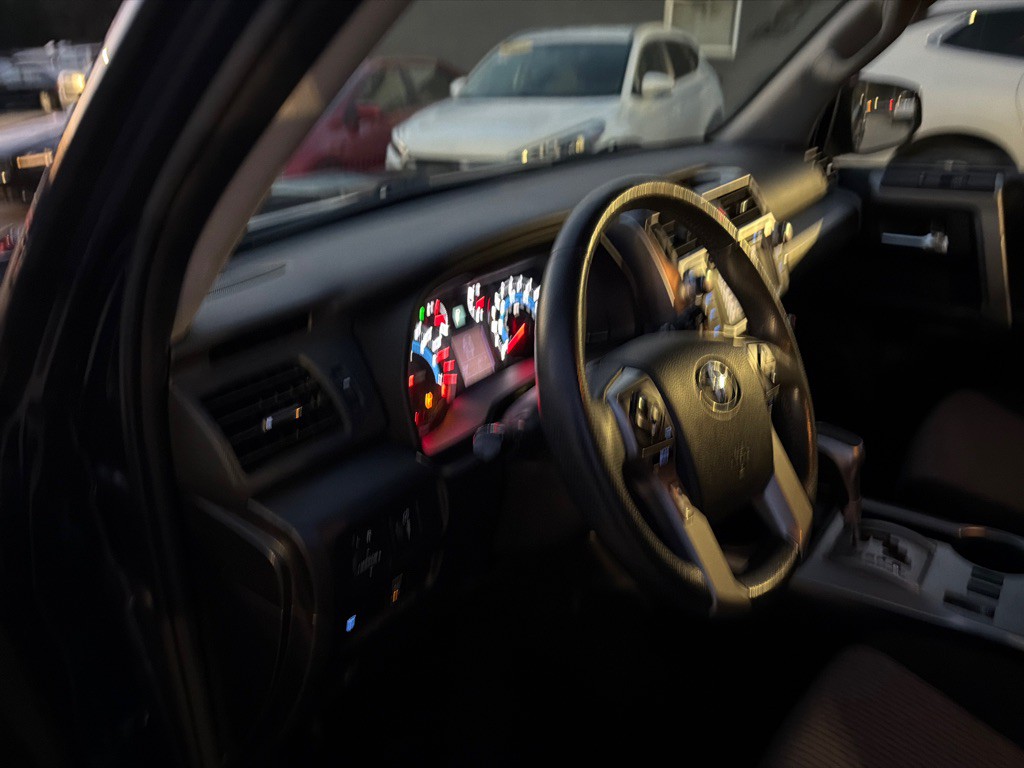 2016 Toyota 4Runner Image 22