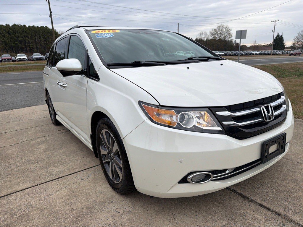 2016 Honda Odyssey Image 2