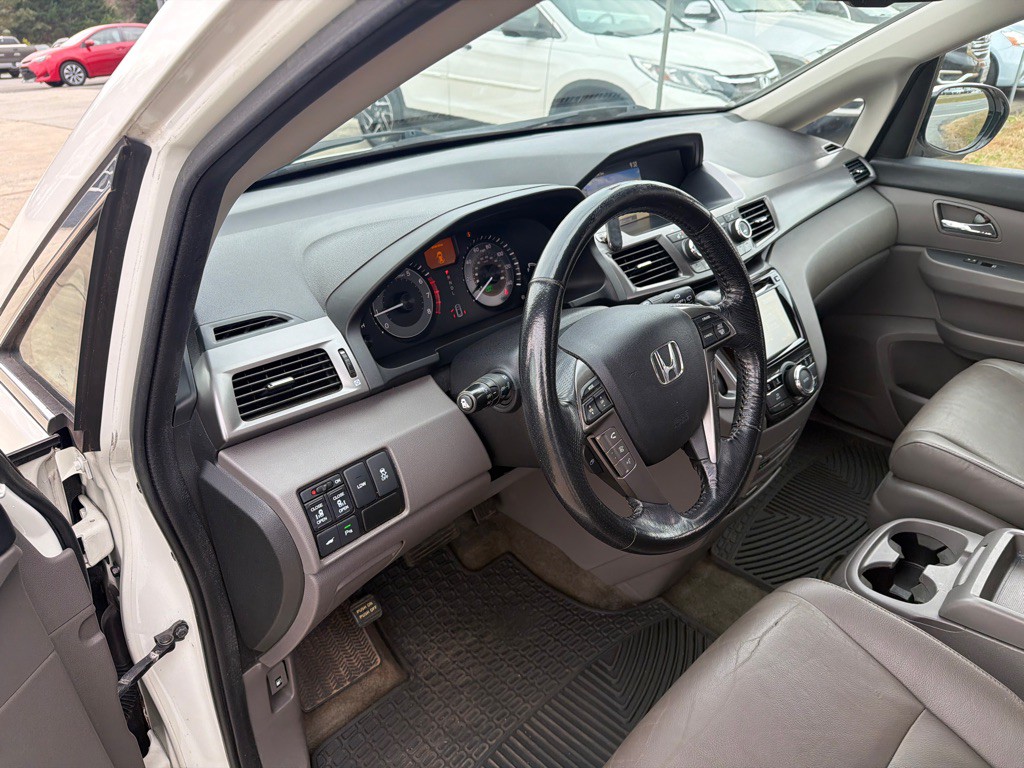 2016 Honda Odyssey Image 28