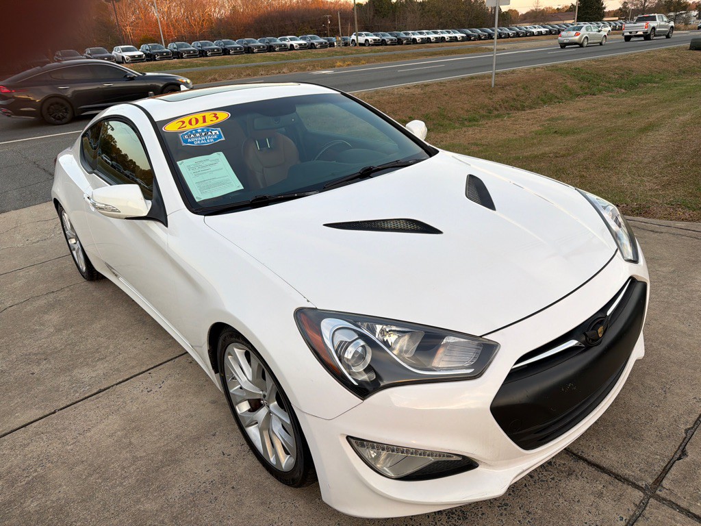 2013 Hyundai Genesis Image 5