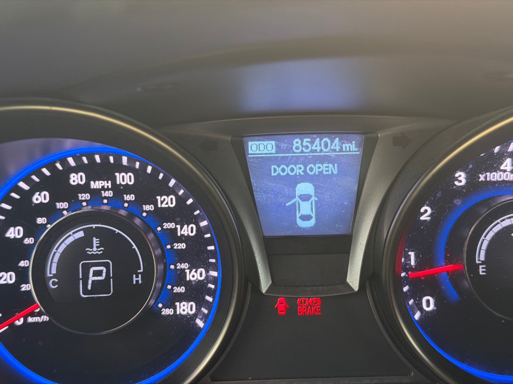 2013 Hyundai Genesis Image 15