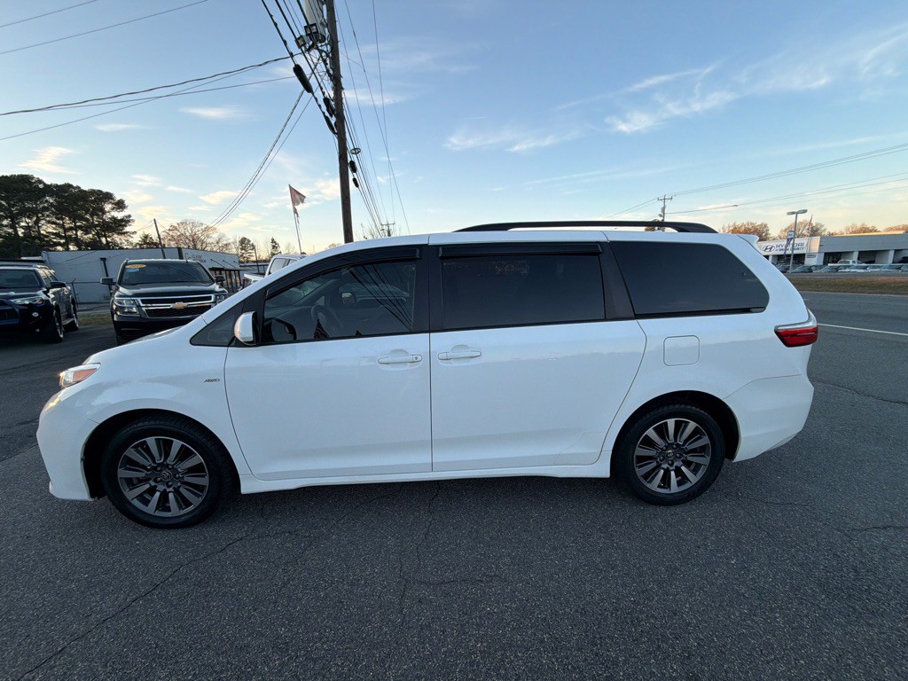 2020 Toyota Sienna Image 14