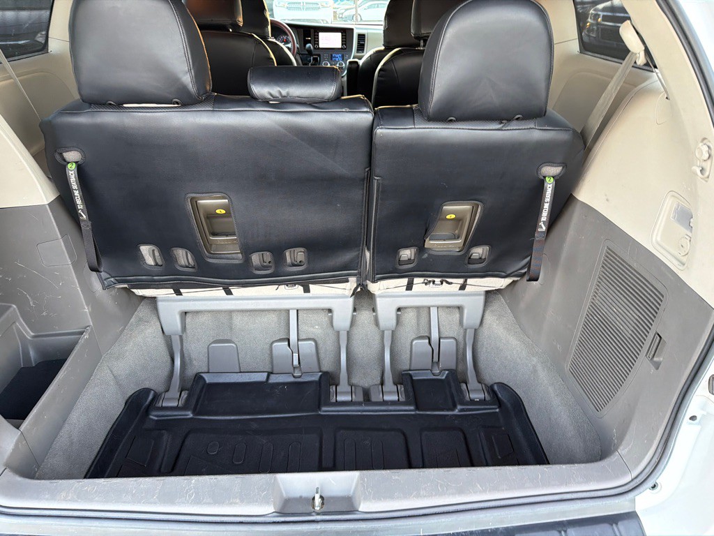 2020 Toyota Sienna Image 16