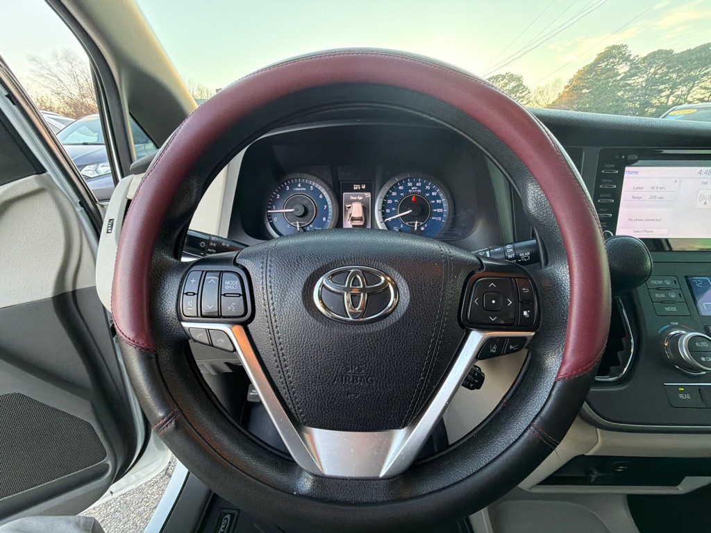 2020 Toyota Sienna Image 20