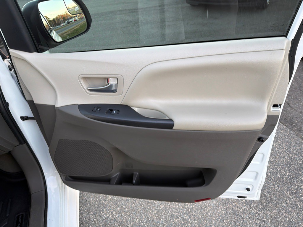 2020 Toyota Sienna Image 37