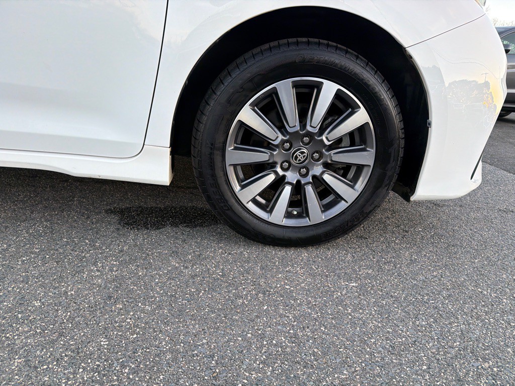 2020 Toyota Sienna Image 38