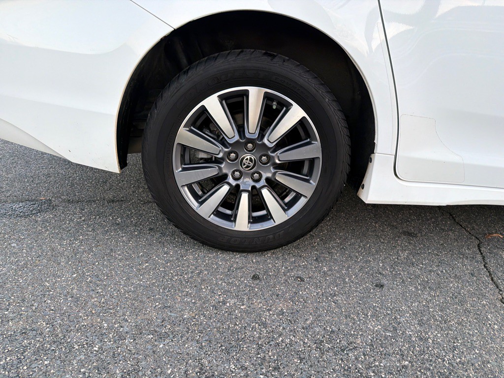 2020 Toyota Sienna Image 39