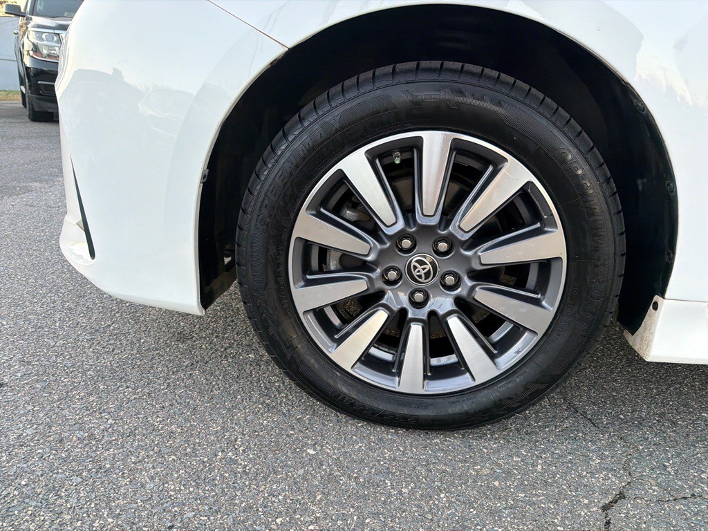 2020 Toyota Sienna Image 41