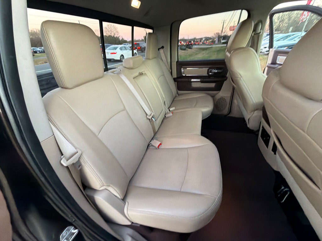 2017 RAM 1500 Image 32