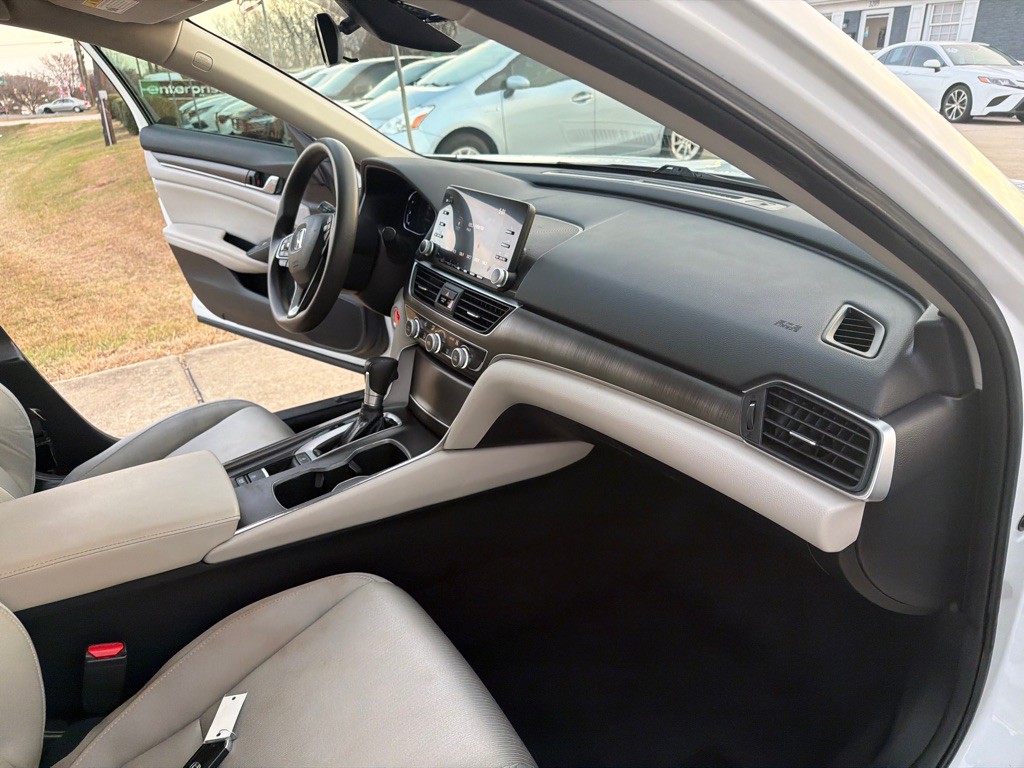 2019 Honda Accord Image 16