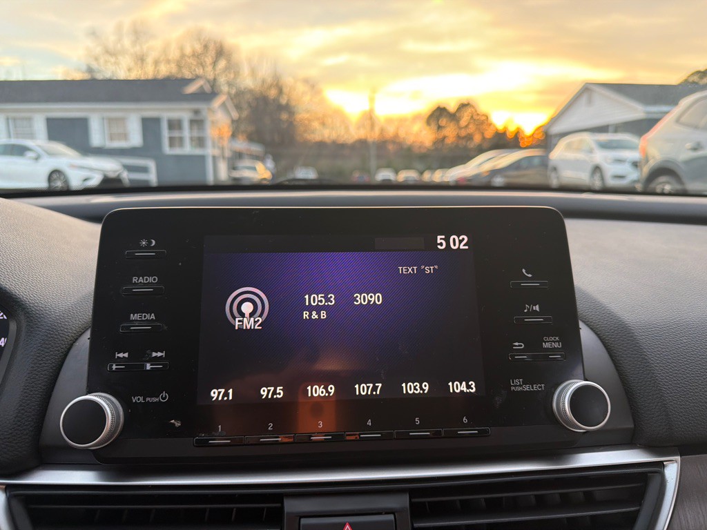 2019 Honda Accord Image 19