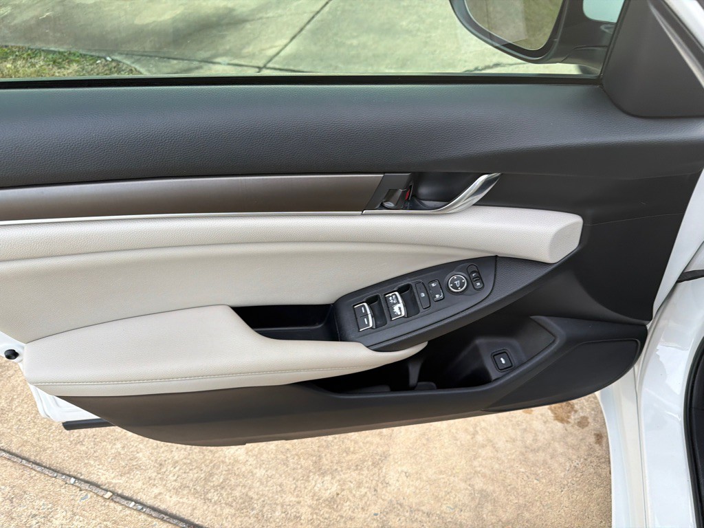 2019 Honda Accord Image 27