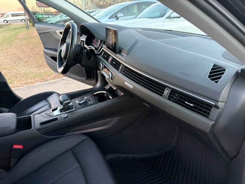 2019 Audi A4 Image 17