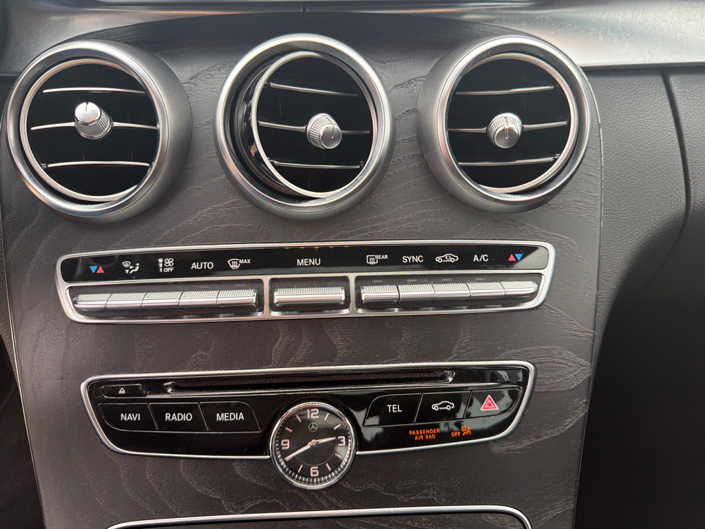 2016 Mercedes-Benz C-Class Image 22