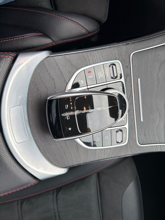 2016 Mercedes-Benz C-Class Image 23