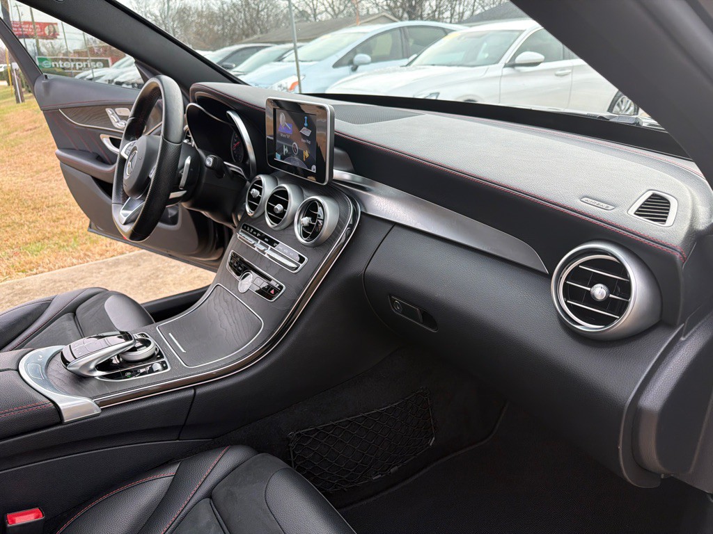 2016 Mercedes-Benz C-Class Image 26