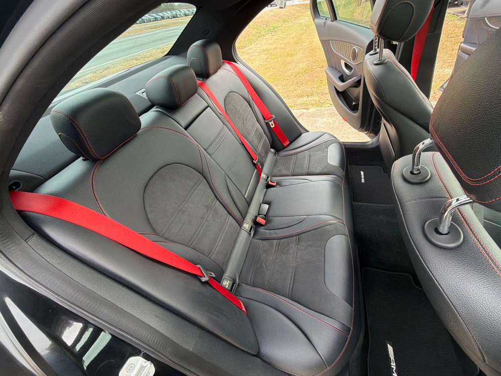 2016 Mercedes-Benz C-Class Image 30