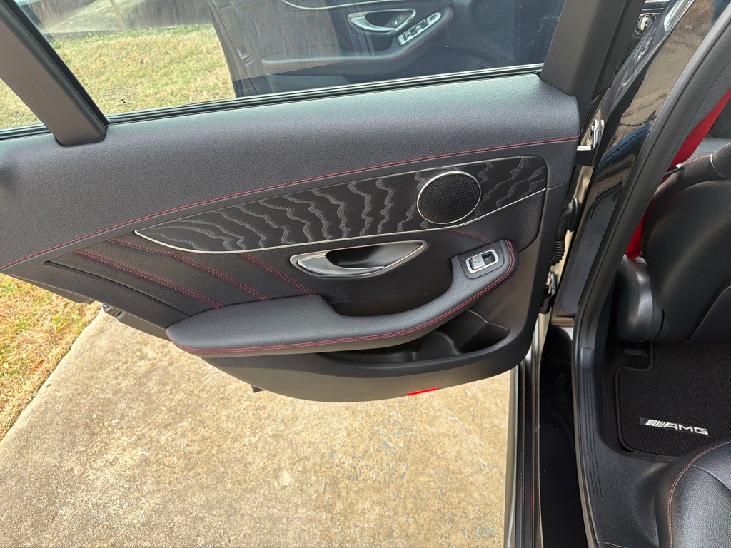 2016 Mercedes-Benz C-Class Image 33