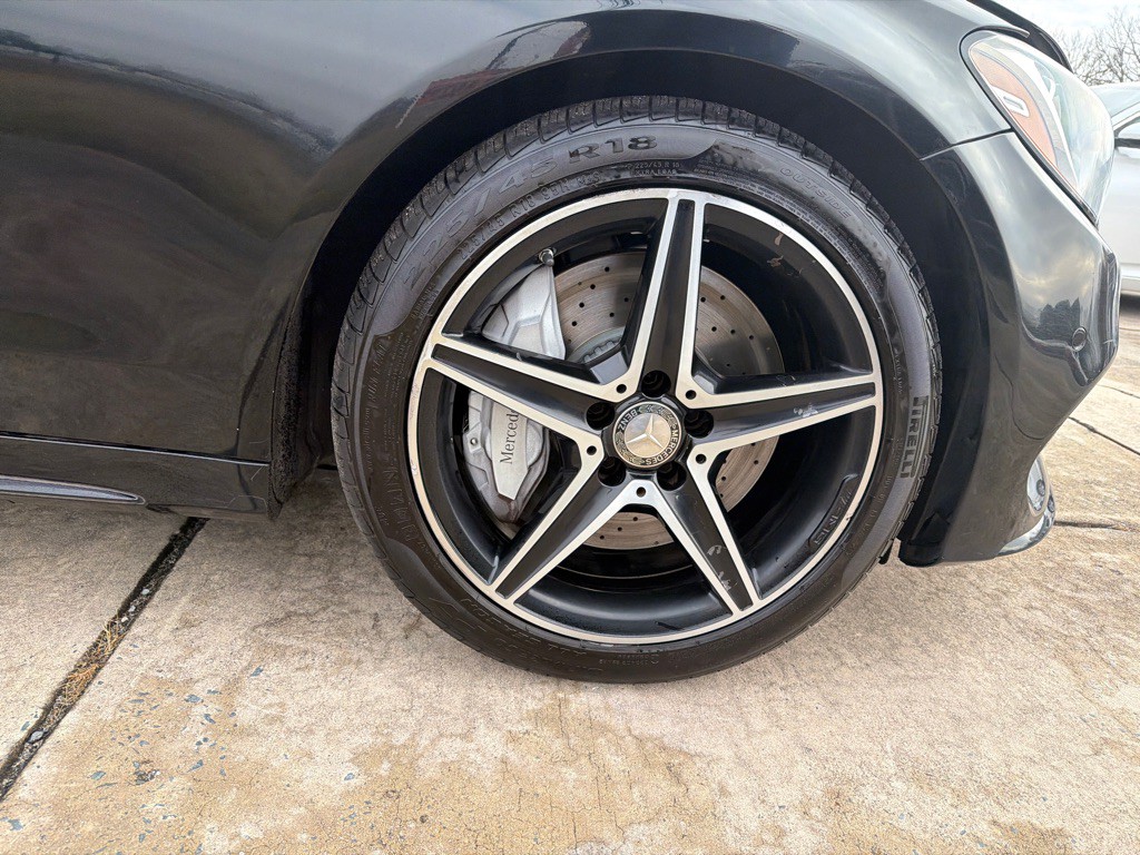 2016 Mercedes-Benz C-Class Image 37