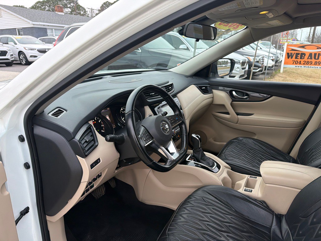 2020 Nissan Rogue Image 15