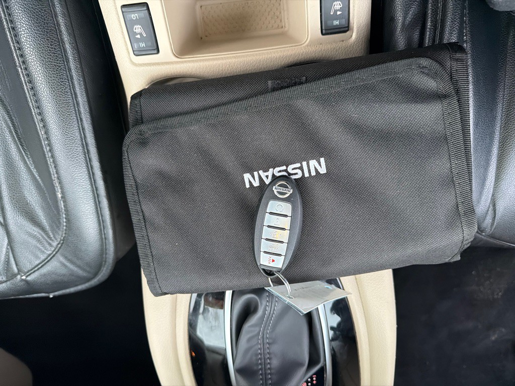 2020 Nissan Rogue Image 25