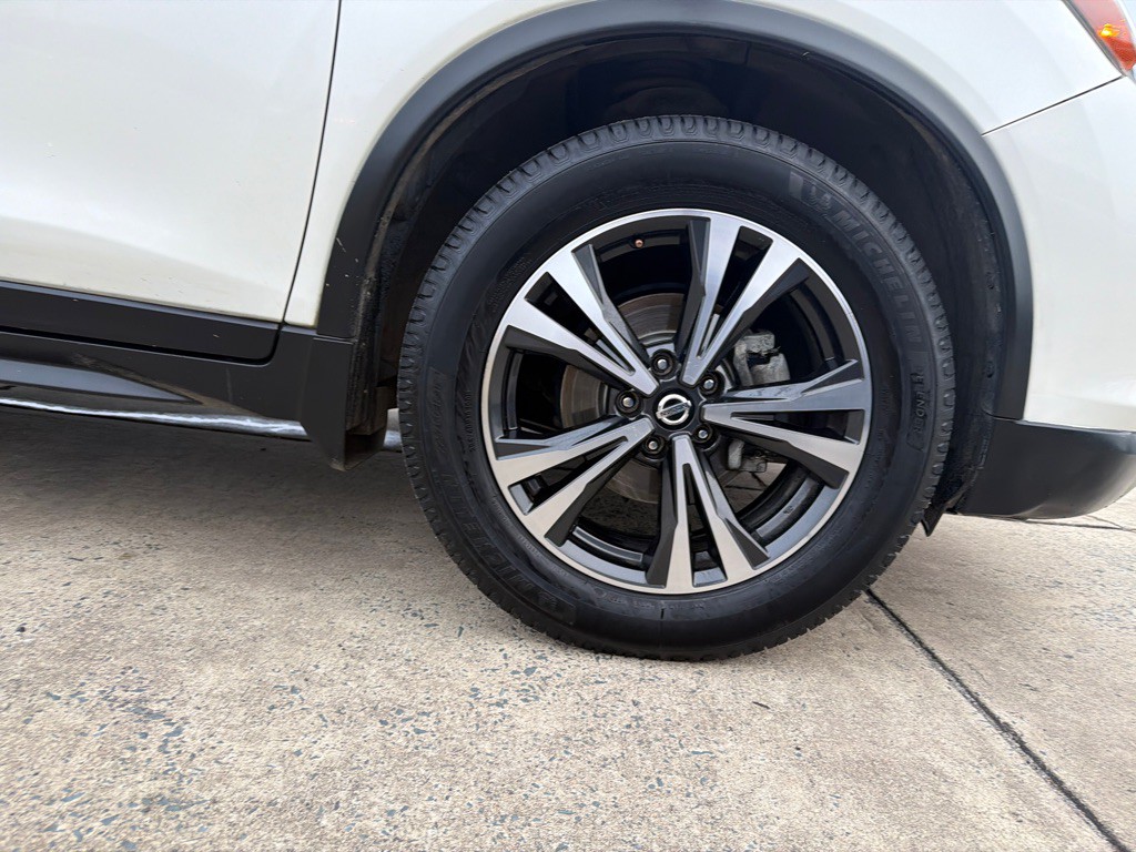 2020 Nissan Rogue Image 36