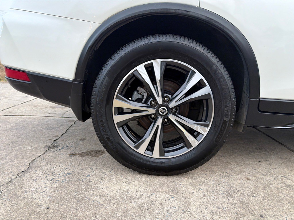 2020 Nissan Rogue Image 37