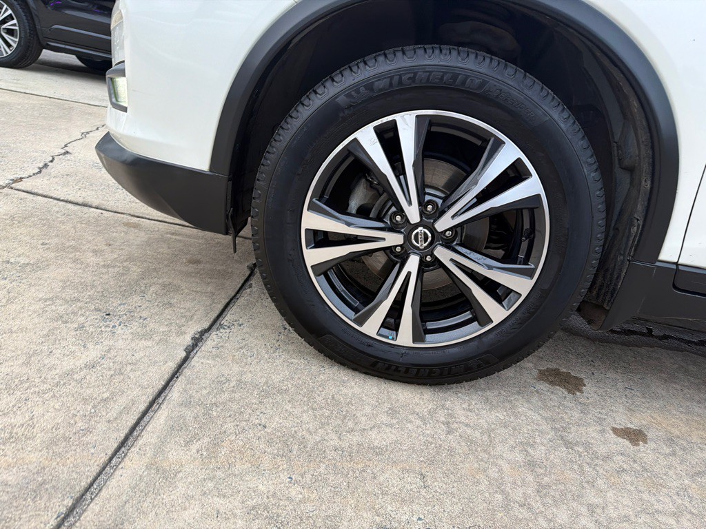 2020 Nissan Rogue Image 39