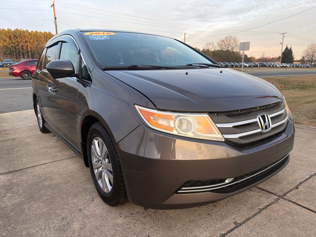 2016 Honda Odyssey Image 2