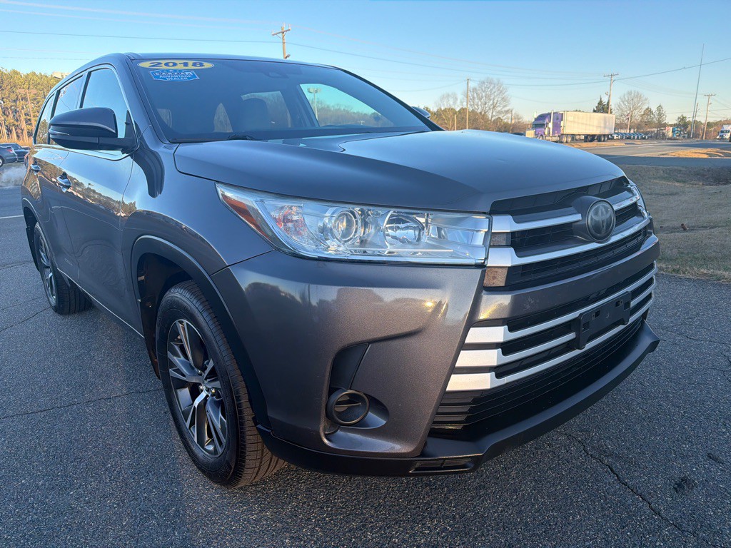 2018 Toyota Highlander Image 2