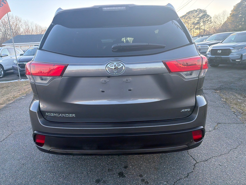 2018 Toyota Highlander Image 9
