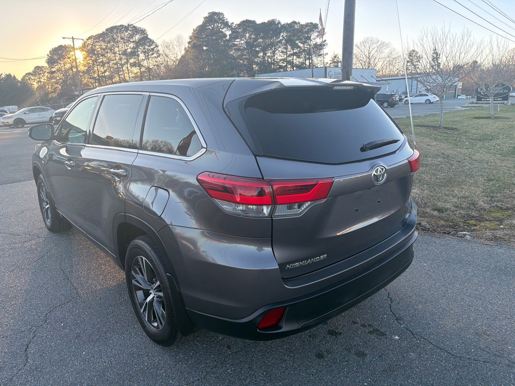 2018 Toyota Highlander Image 10