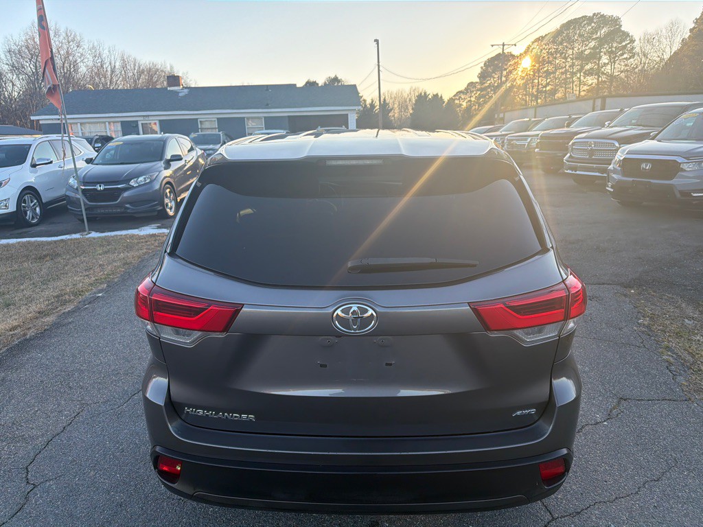 2018 Toyota Highlander Image 12