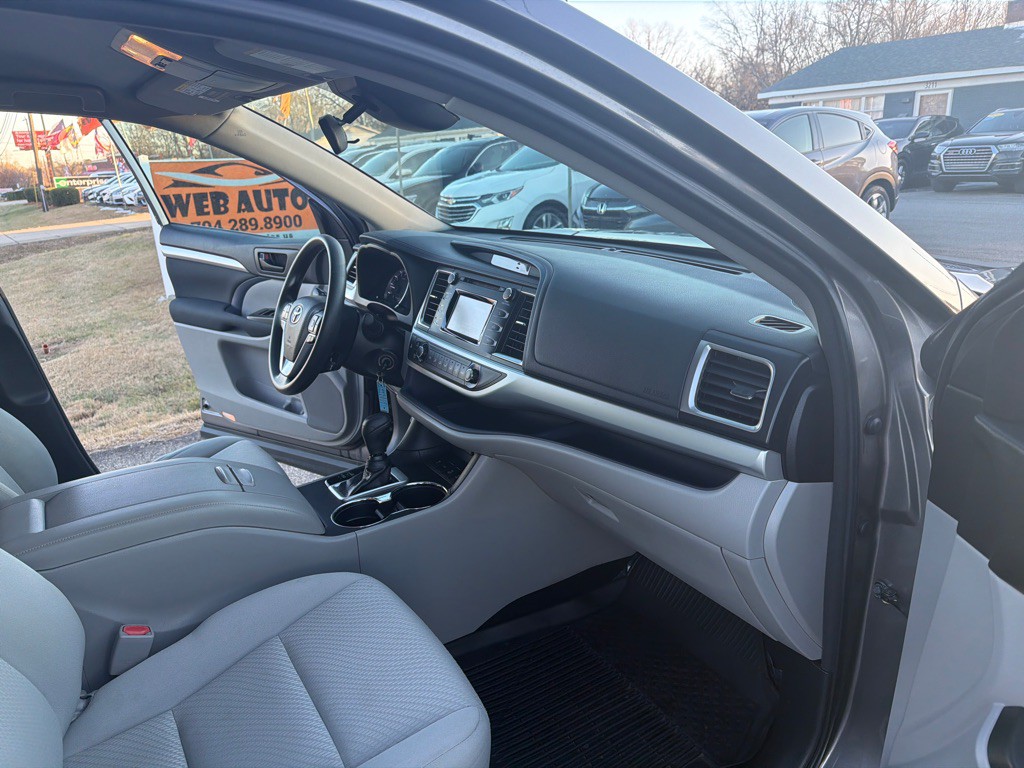2018 Toyota Highlander Image 16
