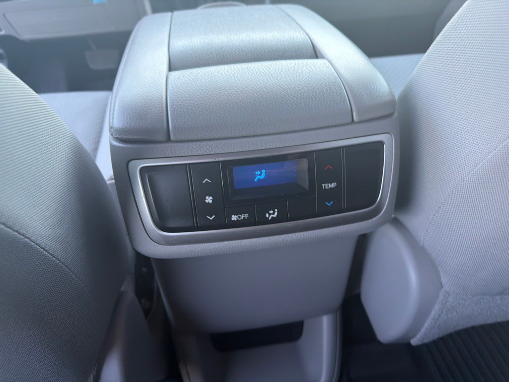 2018 Toyota Highlander Image 18