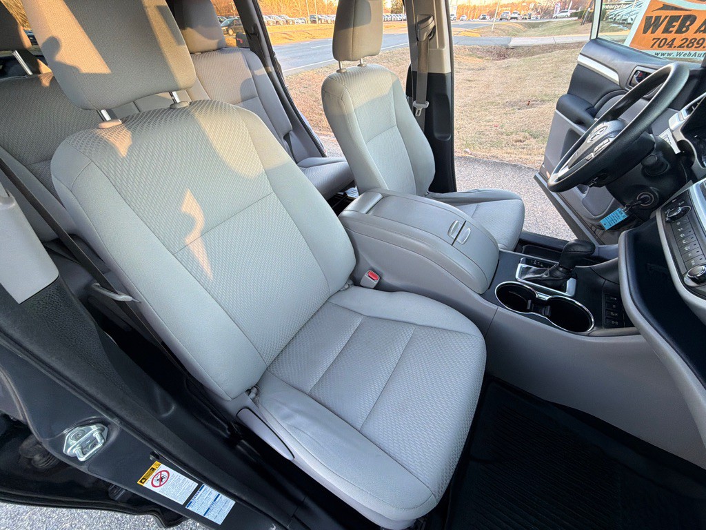 2018 Toyota Highlander Image 31