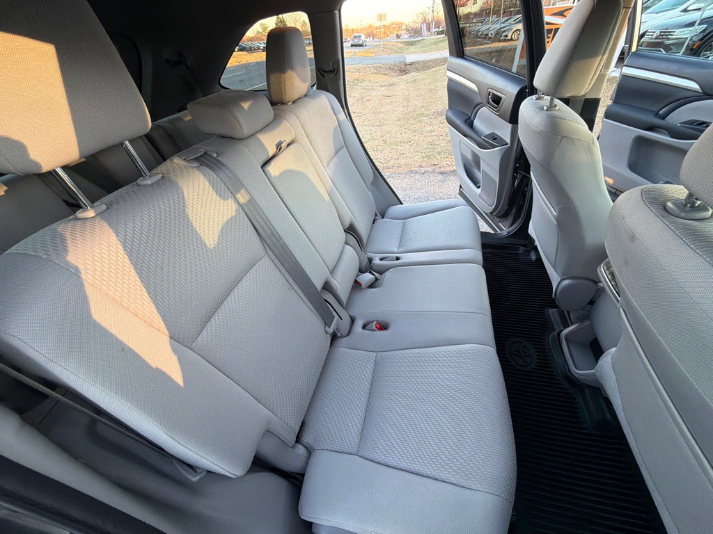 2018 Toyota Highlander Image 32
