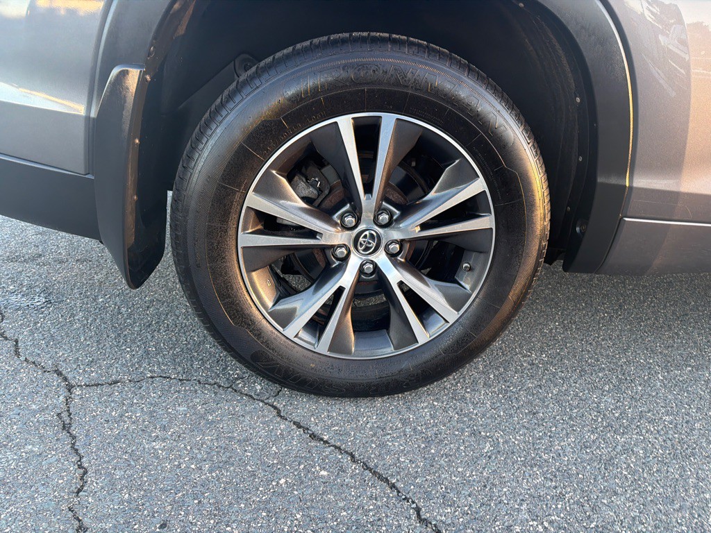 2018 Toyota Highlander Image 40