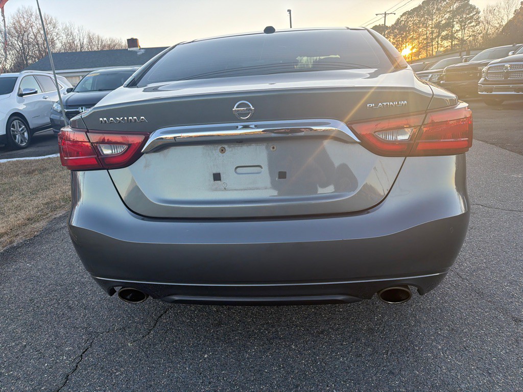 2017 Nissan Maxima Image 9