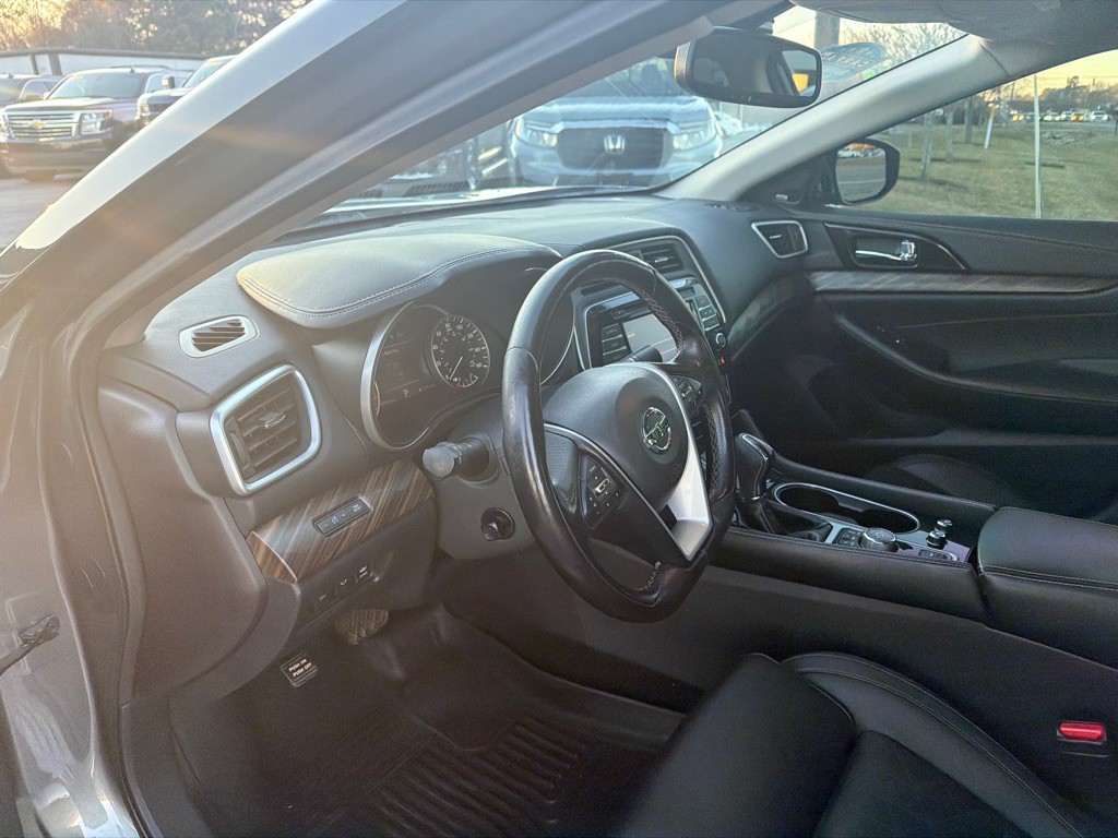2017 Nissan Maxima Image 14