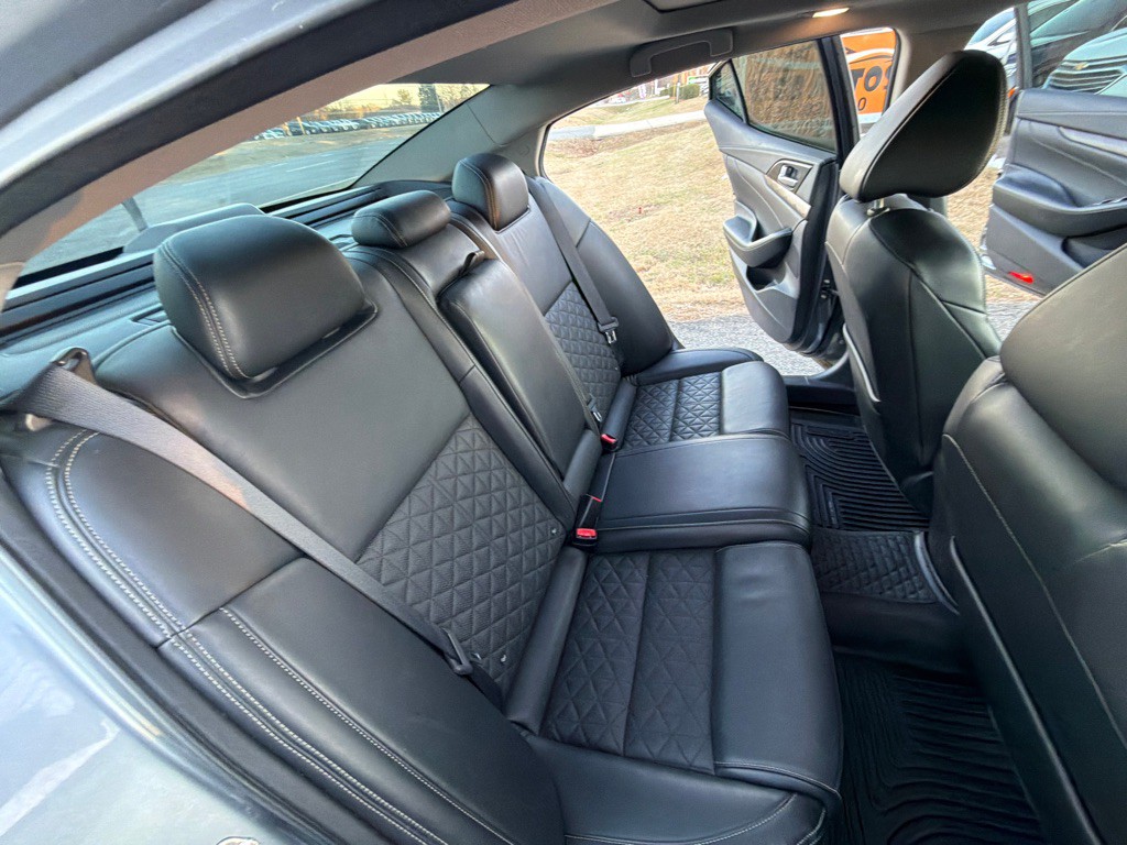 2017 Nissan Maxima Image 24