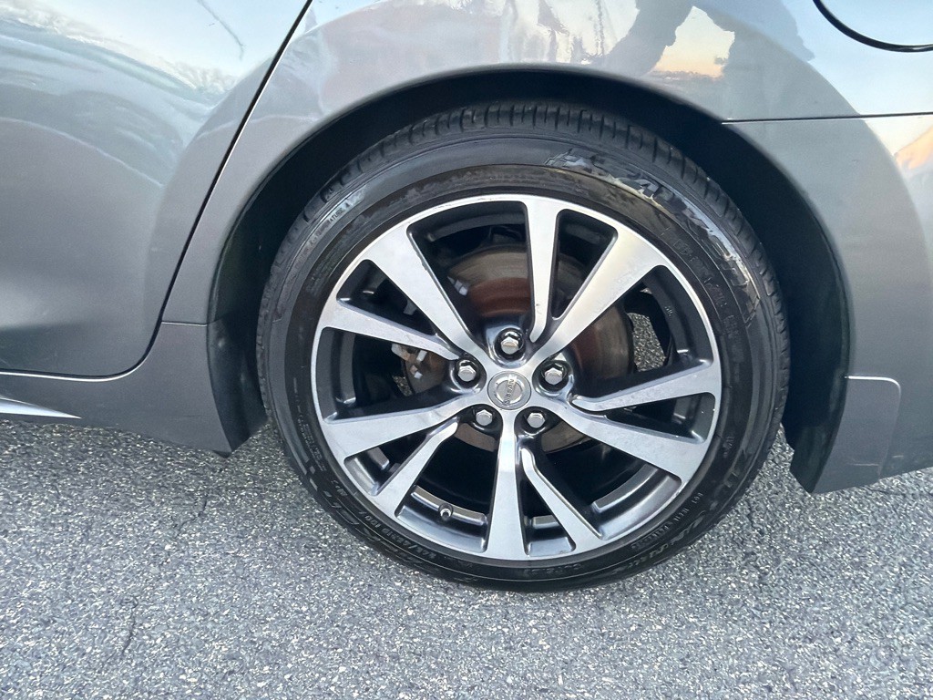 2017 Nissan Maxima Image 32