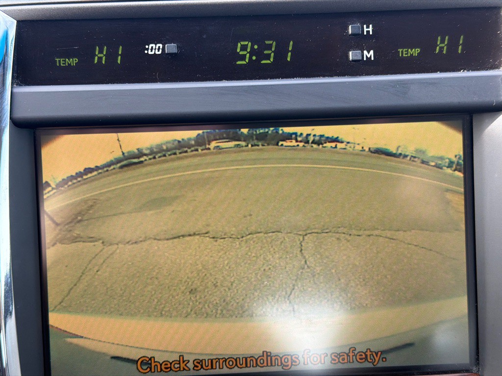 2012 Lexus ES Image 17