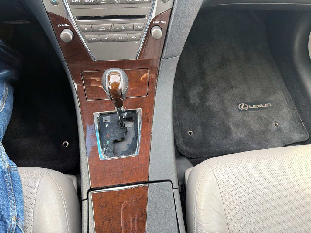 2012 Lexus ES Image 18
