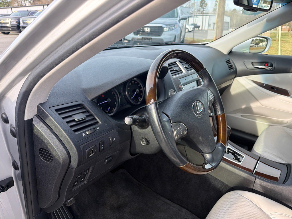 2012 Lexus ES Image 20