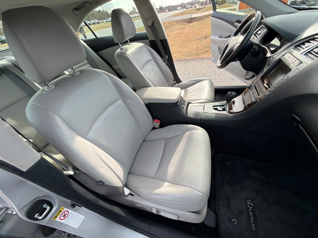 2012 Lexus ES Image 22