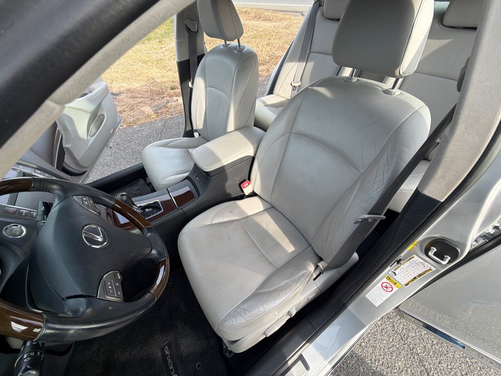 2012 Lexus ES Image 25